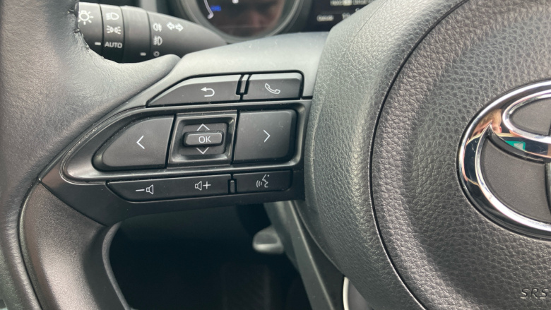 Toyota Yaris 1.5 Hybrid Design 5dr CVT Hybrid Hatchback